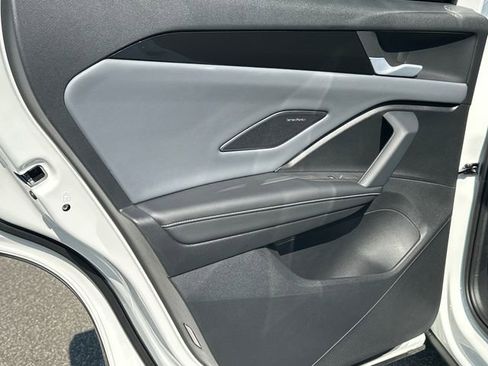 New 2026 Volkswagen Tiguan SEL R-Line AWD/4WD image 22