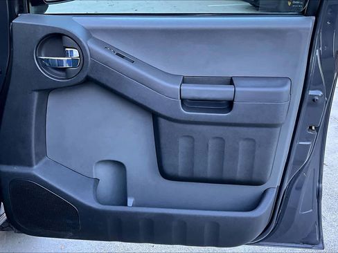 Used 2015 Nissan Xterra S image 21