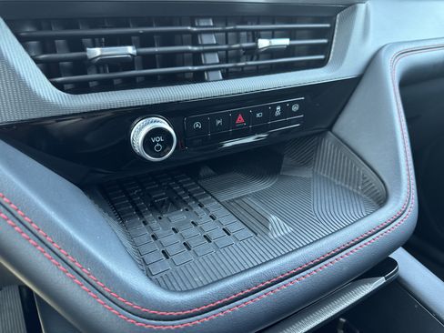 Certified 2025 Ford Explorer ST-Line w/ Premium Package RWD image 32