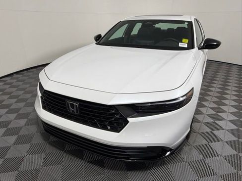 Used 2024 Honda Accord Sport image 2
