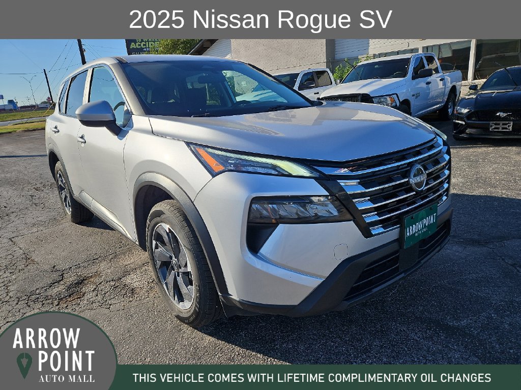 Used 2025 Nissan Rogue SV FWD image 2
