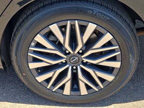 Certified 2025 Nissan Altima 2.5 SV FWD image 31