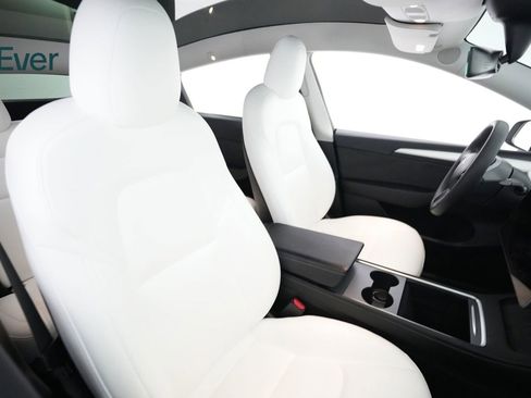 Used 2023 Tesla Model Y Long Range AWD/4WD image 23