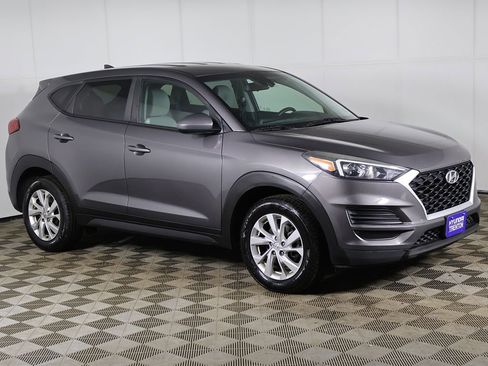 Used 2020 Hyundai Tucson SE FWD image 2