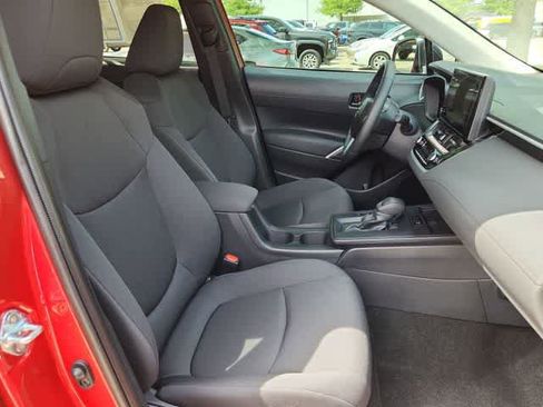 Certified 2026 Toyota Corolla Cross LE FWD image 19