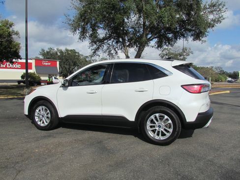 Used 2020 Ford Escape SE image 6