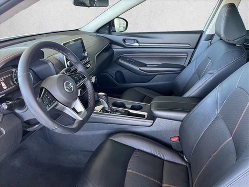 Used 2021 Nissan Altima 2.0 SR FWD image 9