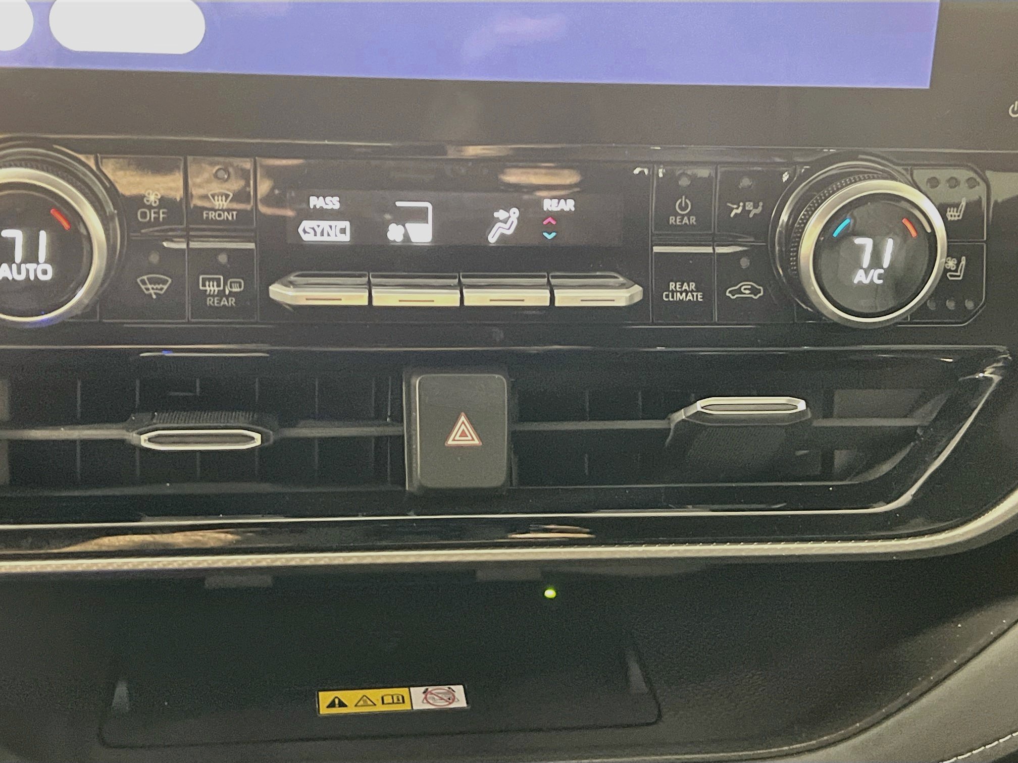 Used 2024 Toyota Highlander Platinum AWD/4WD image 26