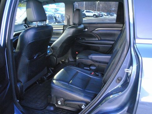 Used 2014 Toyota Highlander Limited image 12