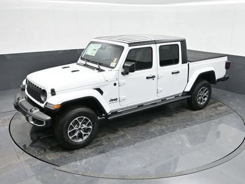 Used 2024 Jeep Gladiator Sport AWD/4WD image 32