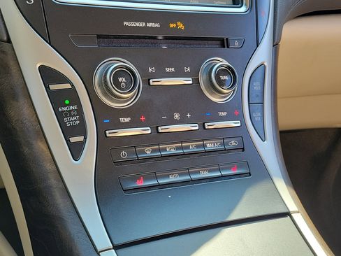 Used 2019 Lincoln Nautilus Select image 27