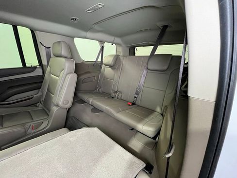 Used 2020 Chevrolet Suburban LT w/ Luxury Package image 19