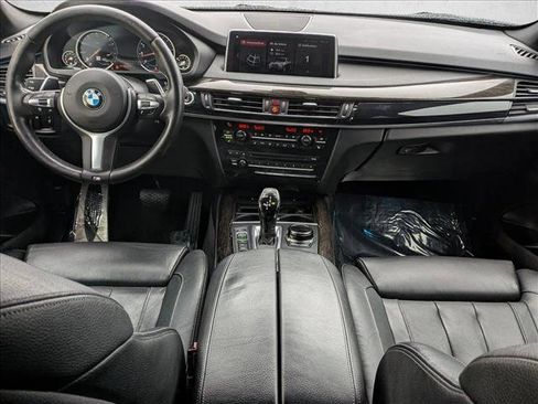Used 2018 BMW X5 xDrive50i w/ M Sport Package image 19