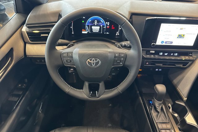 Used 2026 Toyota Camry SE w/ Convenience Package FWD image 16