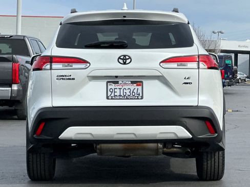 Certified 2022 Toyota Corolla Cross LE image 8