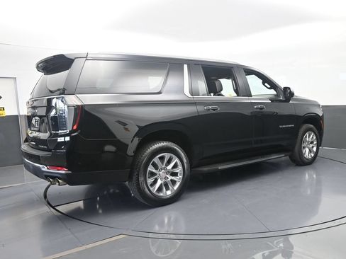 Used 2026 Chevrolet Suburban Premier AWD/4WD image 6