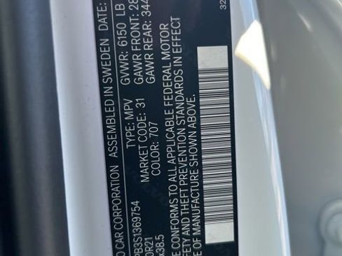 Certified 2025 Volvo XC90 B5 Plus image 28