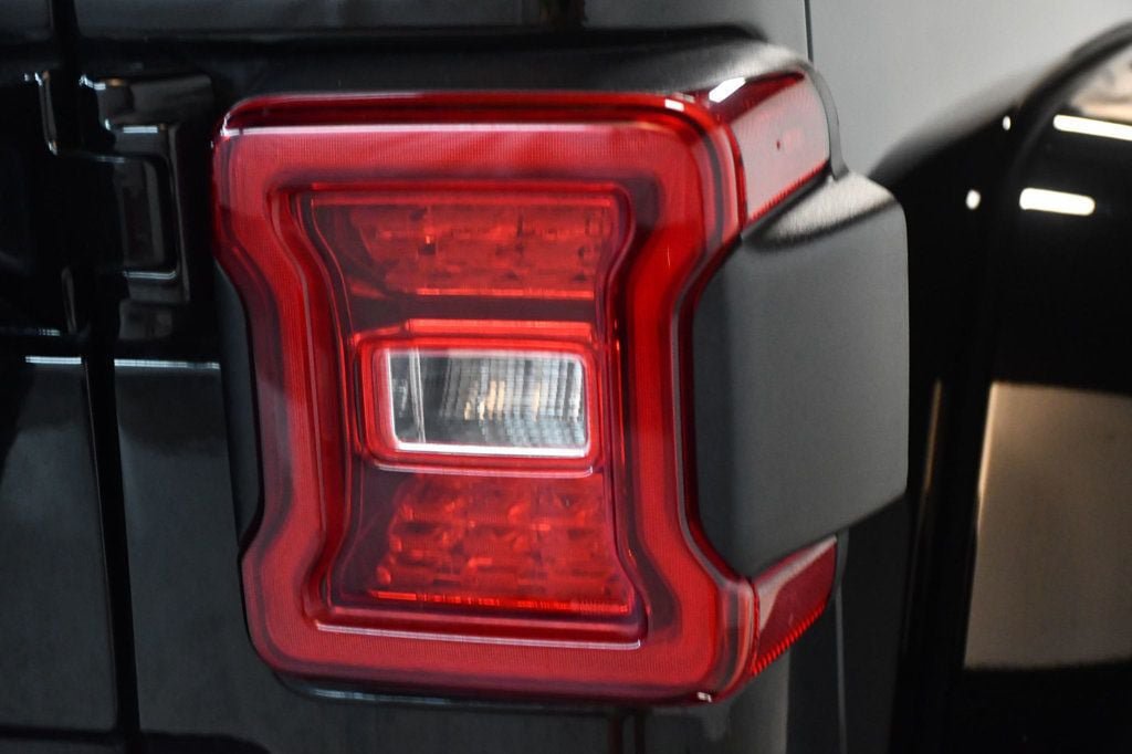 Used 2024 Jeep Wrangler High Altitude AWD/4WD image 15