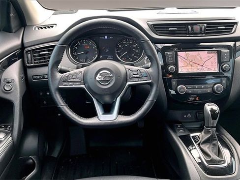 Used 2022 Nissan Rogue Sport SL w/ Premium Package image 8