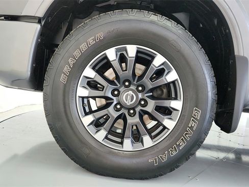 Used 2019 Nissan Titan PRO-4X image 37