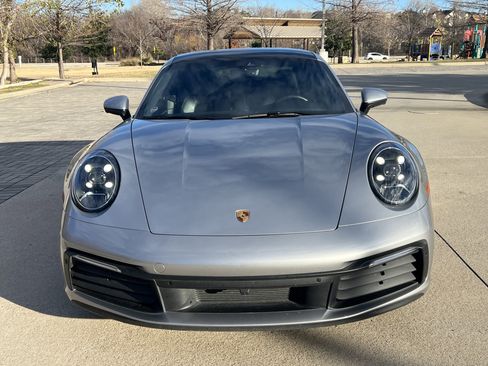 Used 2022 Porsche 911 Carrera image 3