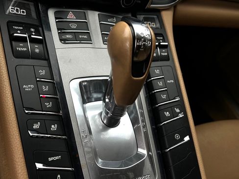 Used 2014 Porsche Panamera S image 35