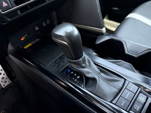 Used 2025 Toyota Camry SE FWD image 20