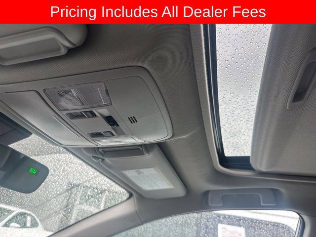 Used 2017 Toyota RAV4 Platinum AWD/4WD image 6