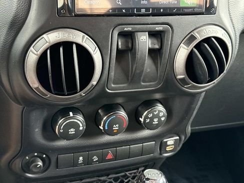 Used 2015 Jeep Wrangler Sport w/ Quick Order Package 24S AWD/4WD image 18