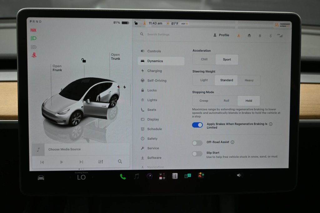 Used 2023 Tesla Model Y Long Range AWD/4WD image 27