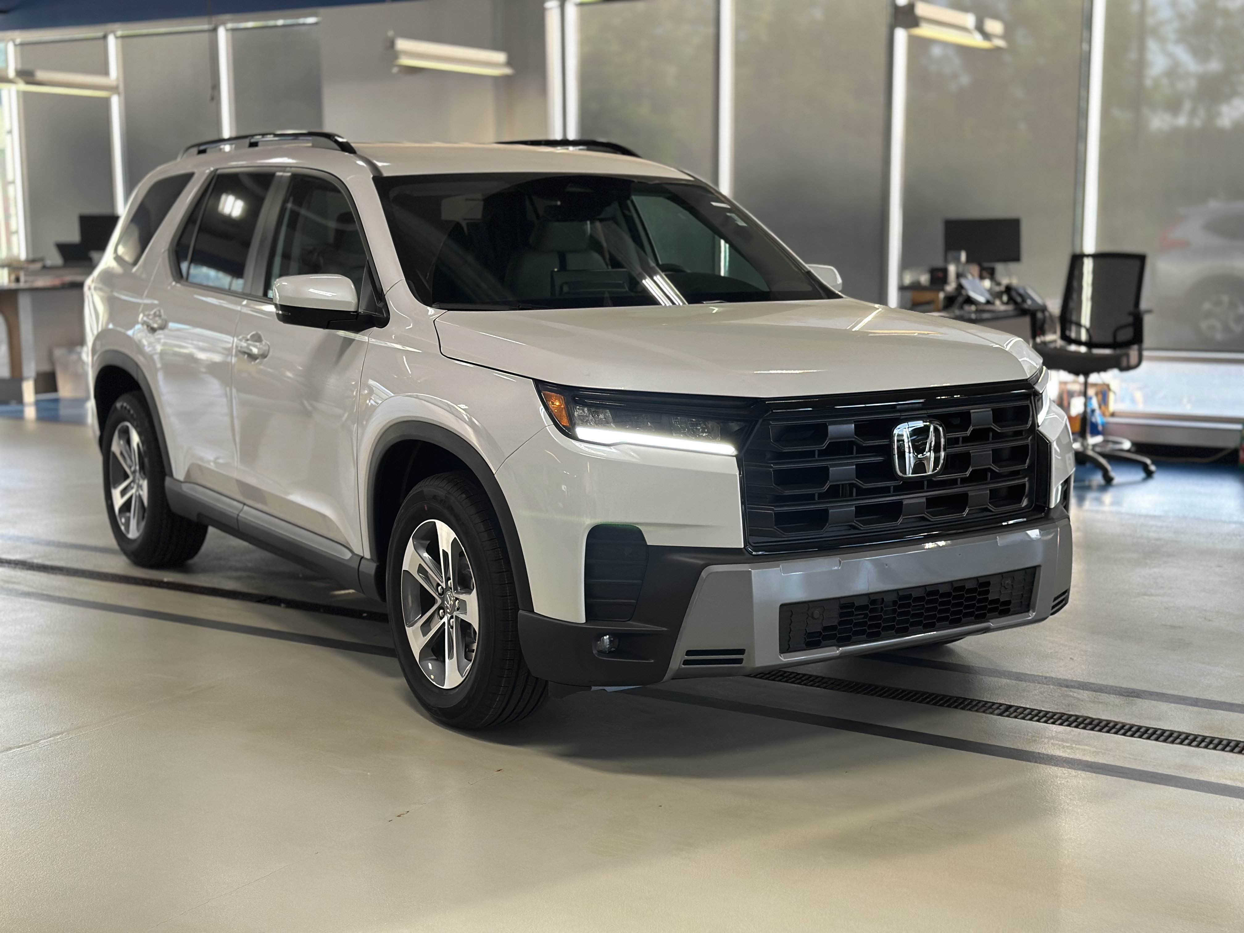 New 2026 Honda Pilot EX-L image 3