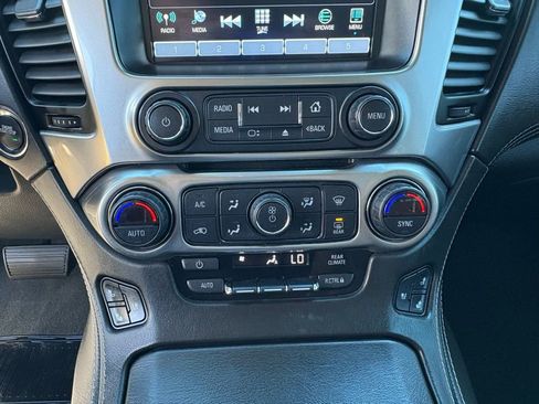 Used 2020 Chevrolet Suburban Premier w/ Premier Plus Edition image 19