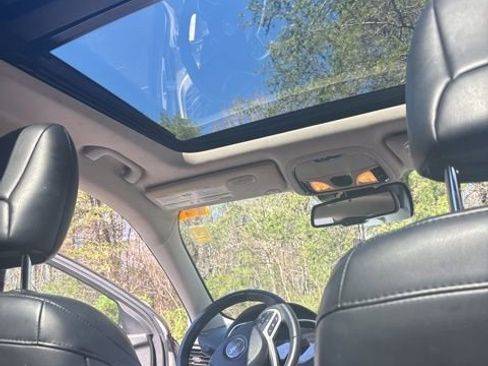 Used 2017 Jeep Cherokee Overland w/ Technology Group image 28