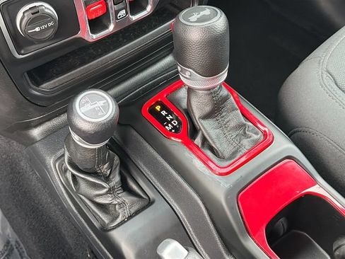 Used 2021 Jeep Wrangler Unlimited Sport AWD/4WD image 17