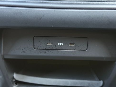 Used 2024 Porsche Cayenne AWD/4WD image 40