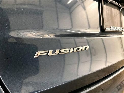 Used 2019 Ford Fusion SE FWD image 13
