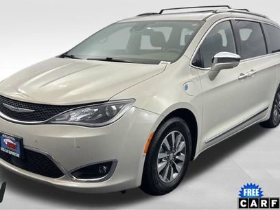 Used 2020 Chrysler Pacifica Limited w/ Advanced Safetytec Group