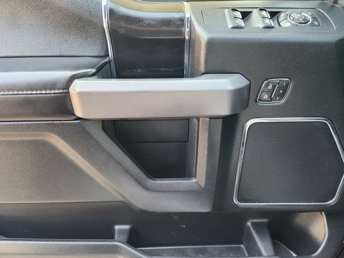 Used 2018 Ford F150 Platinum w/ Equipment Group 701A Luxury AWD/4WD image 22