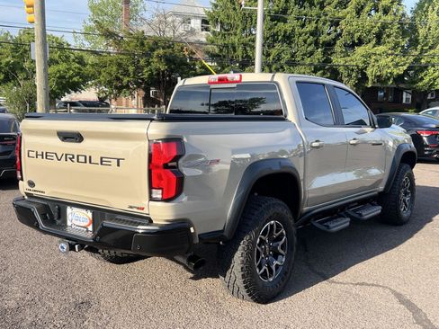 Used 2024 Chevrolet Colorado ZR2 w/ Safety Package AWD/4WD image 7