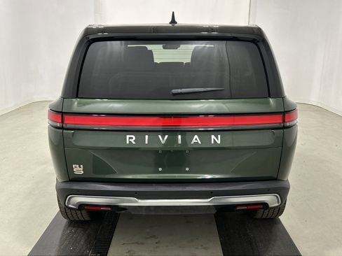 Used 2023 Rivian R1S Adventure image 4