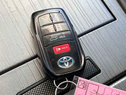 Used 2023 Toyota Sienna XSE w/ XSE Plus Package image 30