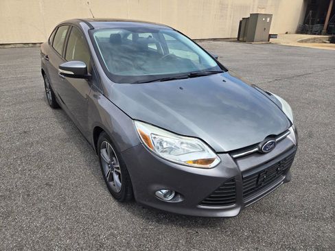 Used 2014 Ford Focus SE w/ SE Sport Package image 15