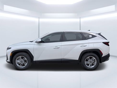 New 2026 Hyundai Tucson SE image 6