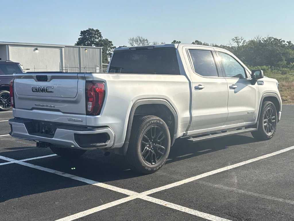 Used 2022 GMC Sierra 1500 Elevation RWD image 8