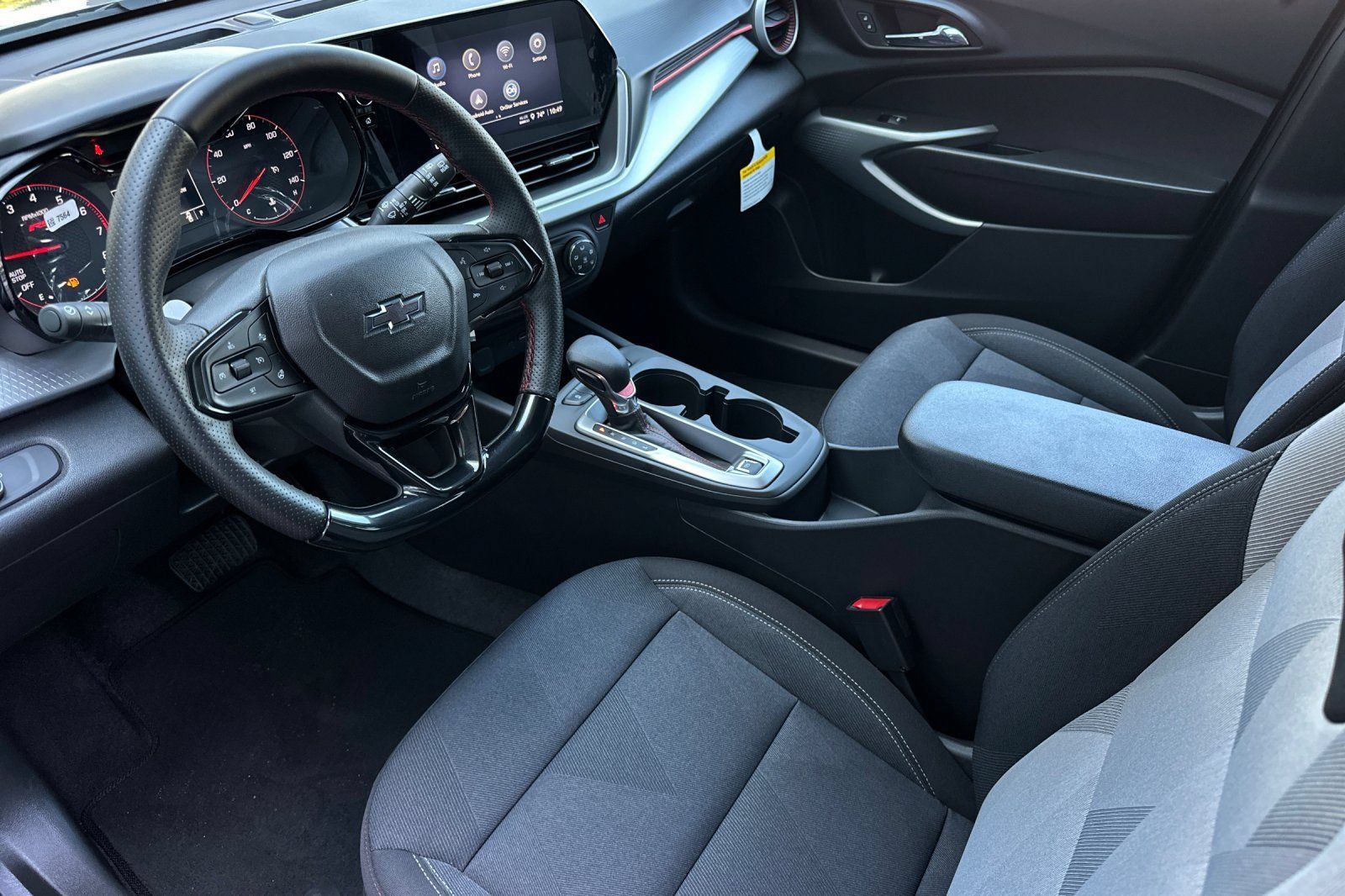 New 2026 Chevrolet Trax RS w/ Sunroof Package FWD image 10
