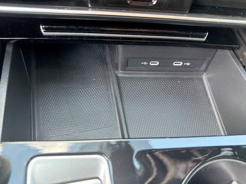 Used 2024 Volkswagen Atlas SE w/ Panoramic Sunroof Package FWD image 39