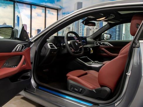 Used 2025 BMW 430i xDrive Coupe w/ Convenience Package image 13