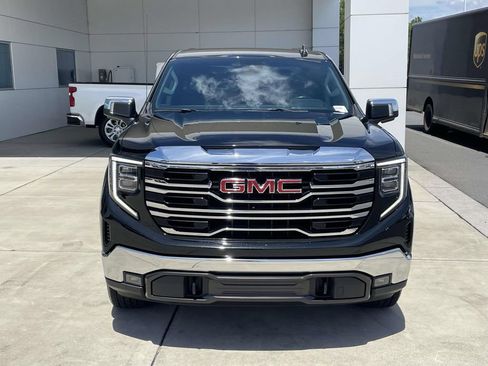 Used 2022 GMC Sierra 1500 SLT w/ SLT Convenience Package AWD/4WD image 3