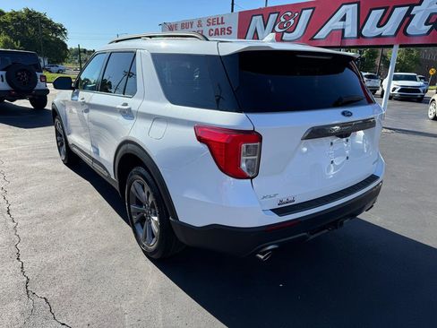 Used 2024 Ford Explorer XLT w/ Equipment Group 202A AWD/4WD image 7