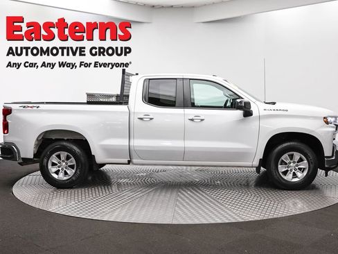 Used 2021 Chevrolet Silverado 1500 LT AWD/4WD image 4